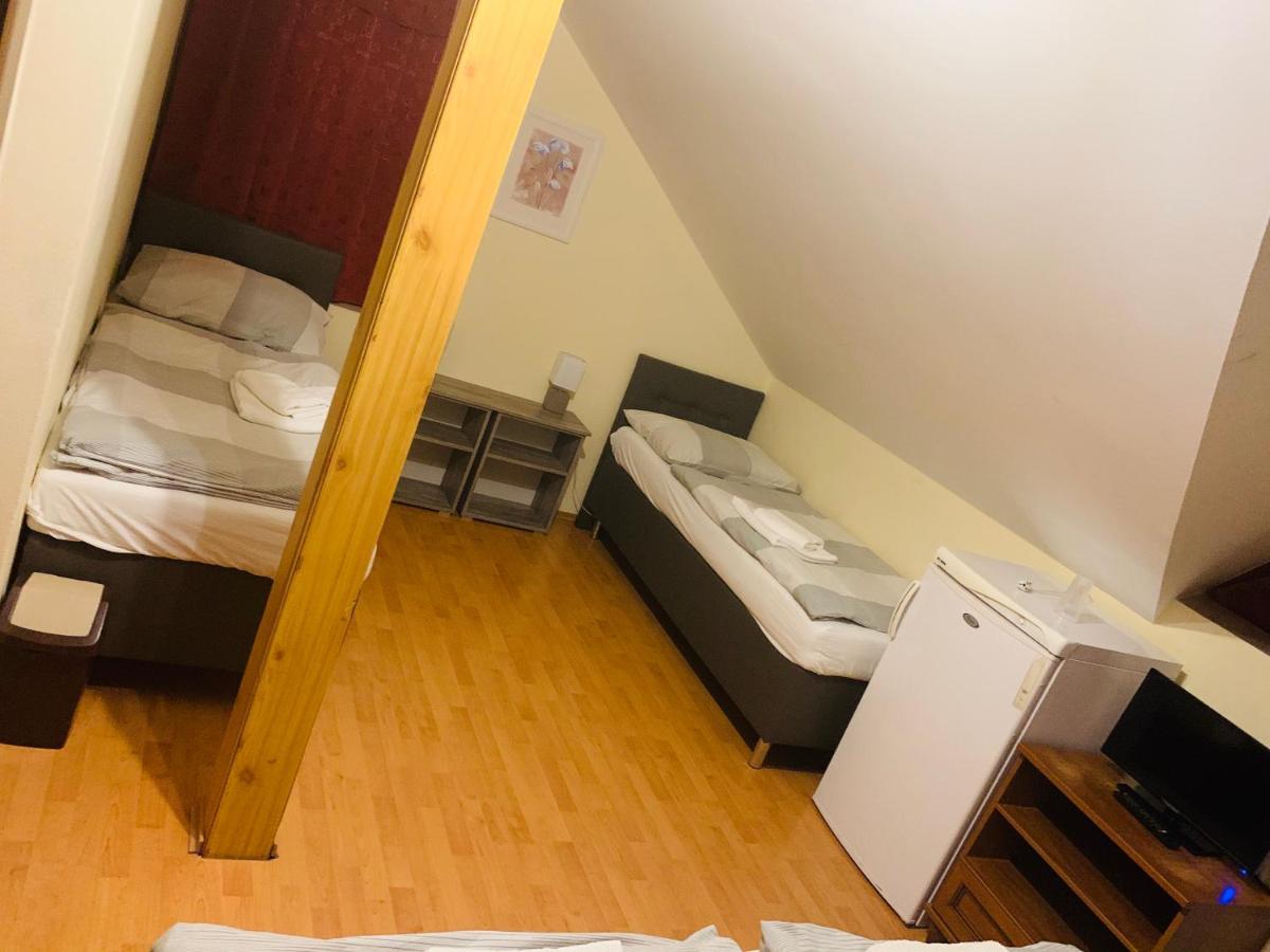 Eder Bed and Breakfast Nesvady Buitenkant foto